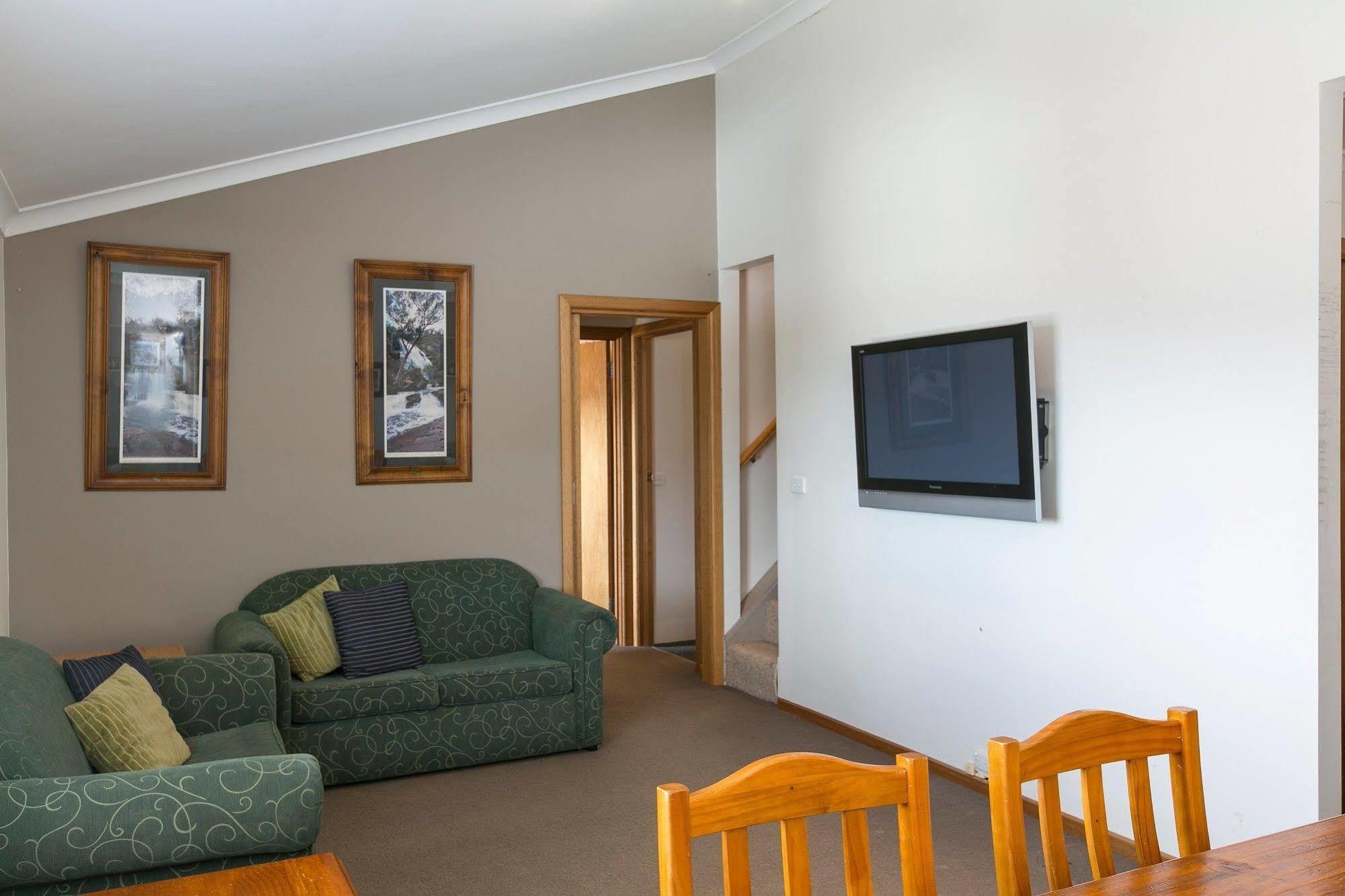 Cooroona Alpine Lodge Falls Creek Buitenkant foto